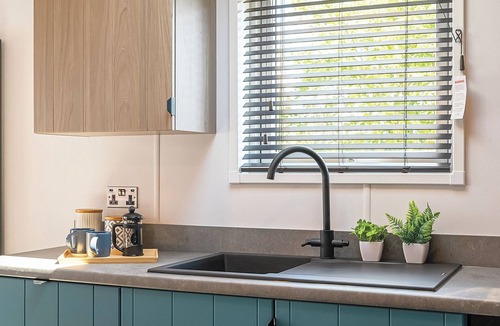 Arnold Ski Chalet | 2 bedroom accommodation in Skirlaugh, Nr Hull