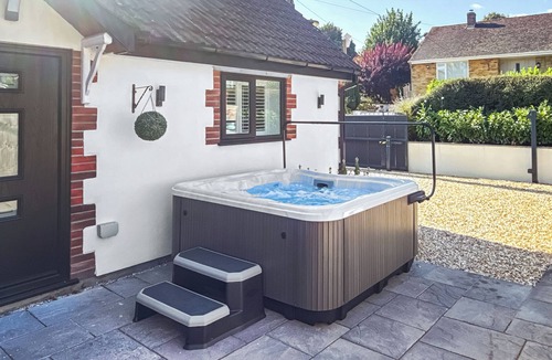 Wadeford Apartment | 2 bedroom accommodation in Somerset, near Chard