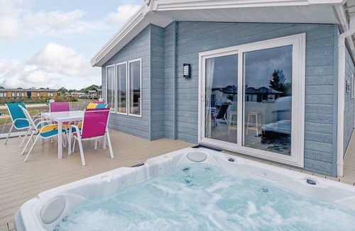 Woodbury Cabin | 2 bedroom accommodation in Clyst St Mary, Nr Exeter