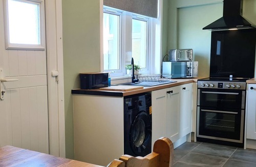 Carluke Cottage | 2 bedroom accommodation in Lanark
