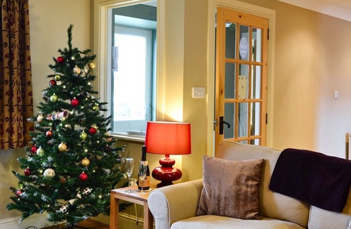 Carnwath Cottage | 2 bedroom accommodation in By Carnwath