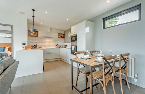 Lewes Ski Chalet | 2 bedroom accommodation in Lewes