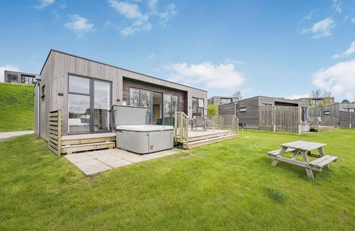 Lewes Ski Chalet | 2 bedroom accommodation in Lewes