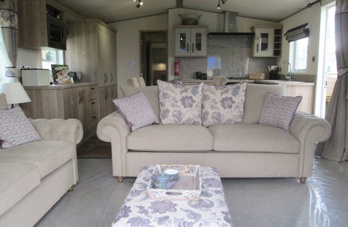 Llansantffraed Ski Chalet | 2 bedroom accommodation in Llanon