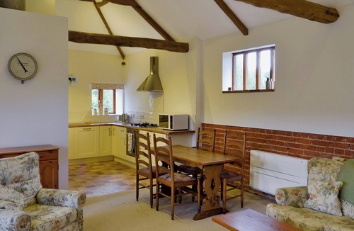 Norwich Cottage | 2 bedroom accommodation in Blofield, near Norwich