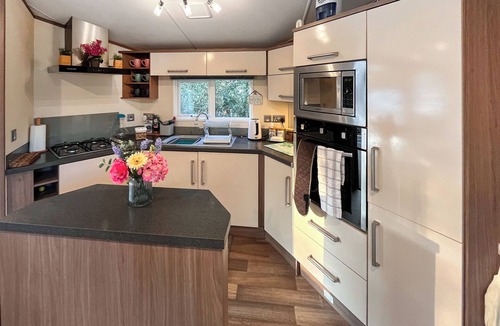 Holton Heath Cottage | 2 bedroom accommodation in Poole