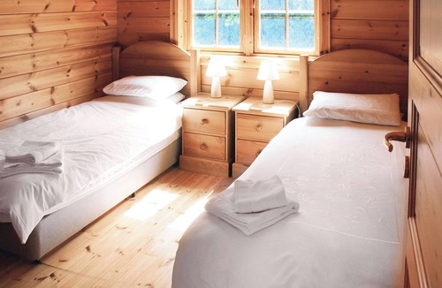 Ryther Ski Chalet | 2 bedroom accommodation in Stillingfleet, York