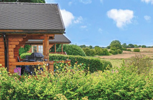 Ryther Ski Chalet | 2 bedroom accommodation in Stillingfleet, York
