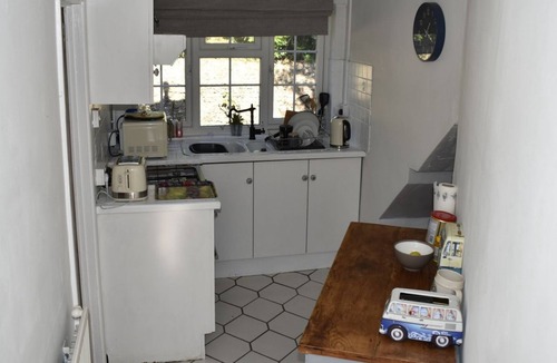 Petersfield Cottage | 2 bedroom accommodation in Sheet