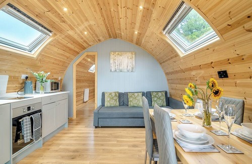 Blackford Ski Chalet | 2 bedroom accommodation in Yeovil