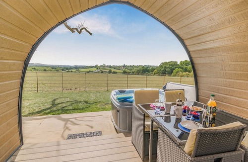 Blackford Ski Chalet | 2 bedroom accommodation in Yeovil