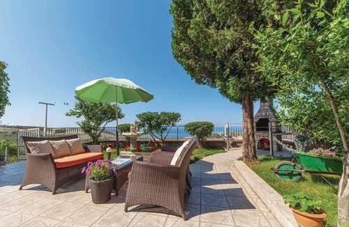 Praputnjak Apartment | 2 bedroom accommodation in Krasica