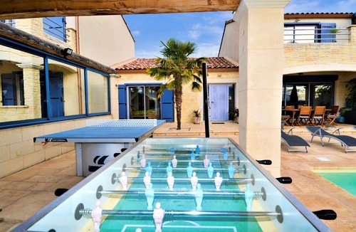 Saint-Hippolyte-de-Montaigu House | 2 bedroom accommodation in Flaux