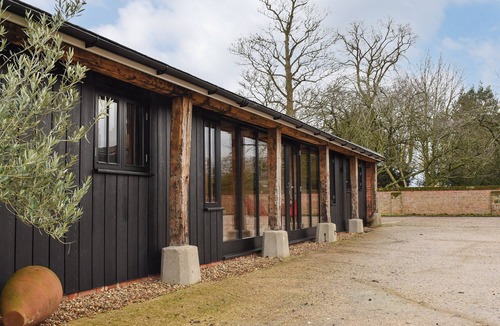 Diss Cottage | 2 bedroom accommodation in Shimpling, near Diss