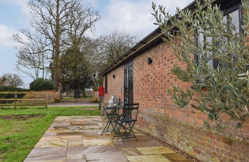 Diss Cottage | 2 bedroom accommodation in Shimpling, near Diss