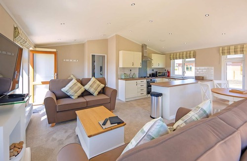 Diss Ski Chalet | 2 bedroom accommodation in Horham, Eye