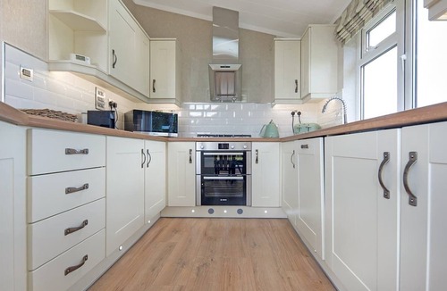 Diss Ski Chalet | 2 bedroom accommodation in Horham, Eye