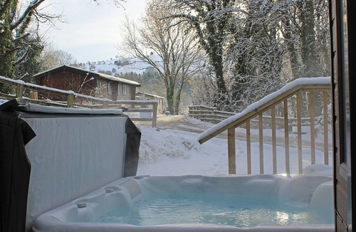 Caerwys Ski Chalet | 2 bedroom accommodation in Caerwys, Flintshire