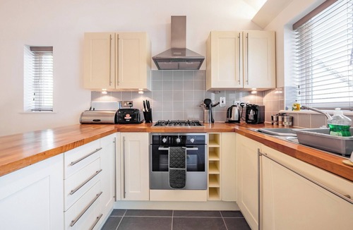 Carnon Downs Cottage | 2 bedroom accommodation in Carnon Downs, near Truro