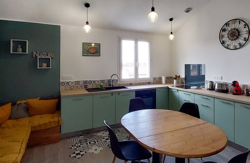 Vayres Apartment | 2 bedroom amazing apartment in Vayres