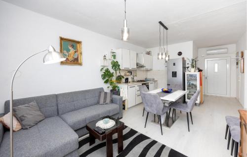 Gustirna Apartment | 2 Bedroom Amazing Apartment In Gustirna