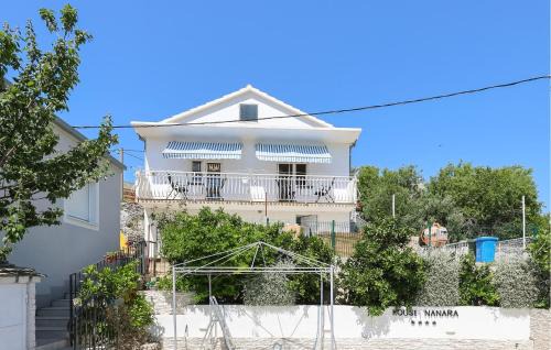 Gustirna Apartment | 2 Bedroom Amazing Apartment In Gustirna