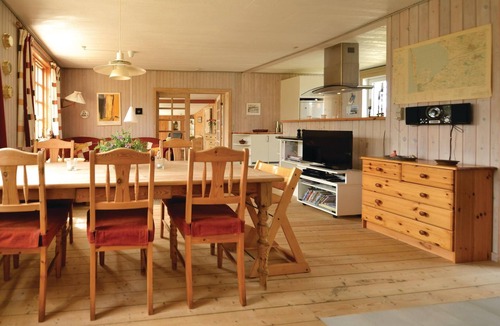 Bjerregaard House | 2 bedroom amazing home in Hvide Sande