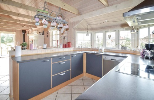 Marielyst House | 2 bedroom amazing home in Væggerløse