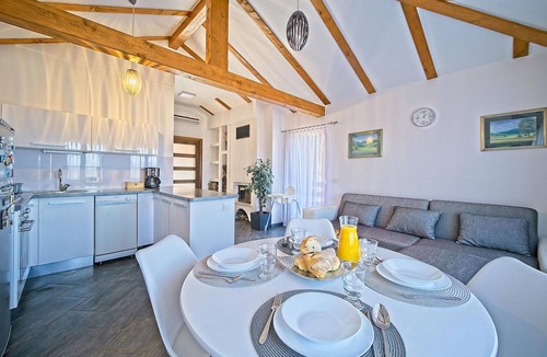 Brdovec House | 2 bedroom amazing home in Kraj Donji