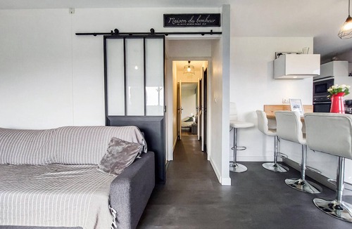 Parigne House | 2 bedroom amazing home in Parigné