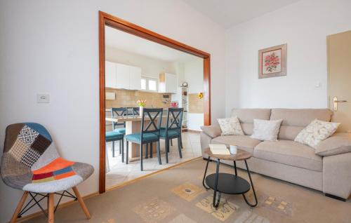 Lokvicici House | 2 Bedroom Amazing Home In Lokvicici