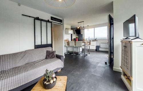Parigne House | 2 Bedroom Amazing Home In Parigné