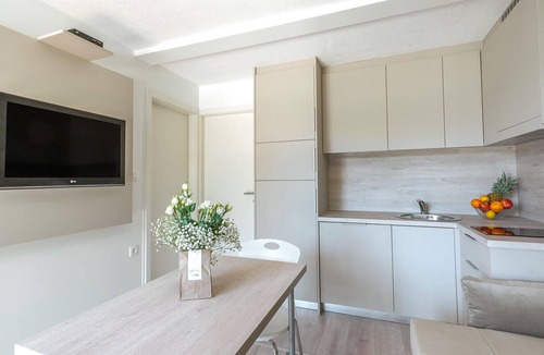 Brzac House | 2 bedroom amazing (sta)caravan in Glavotok