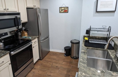 Medical Center District Condo | 2 bedroom and 2 bathroom Condominium in Medical Center