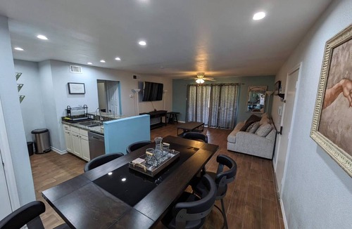 Medical Center District Condo | 2 bedroom and 2 bathroom Condominium in Medical Center