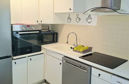 Palavas-les-Flots Apartment | 2-bedroom apartment with terrace and parking, air conditioning