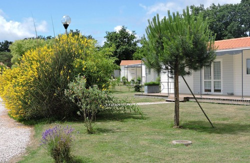 La Roche-sur-Yon Ski Chalet | 2-BEDROOM APARTMENT