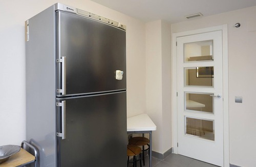 Torredembarra Apartment | 2-Bedroom Apartment with Terrace - Beach 250m - AC & Parking