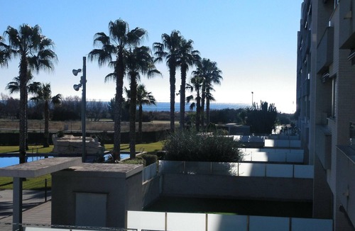 Torredembarra Apartment | 2-Bedroom Apartment with Terrace - Beach 250m - AC & Parking
