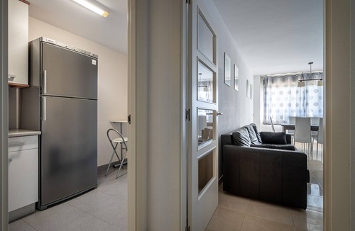 Torredembarra Apartment | 2-Bedroom Apartment with Pool and Parking 250m from the Beach