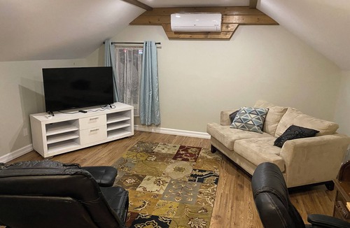 Bridgewater Apartment | 2-bedroom apartment in charming Bridgewater with WiFi, AC. Enjoy your stay