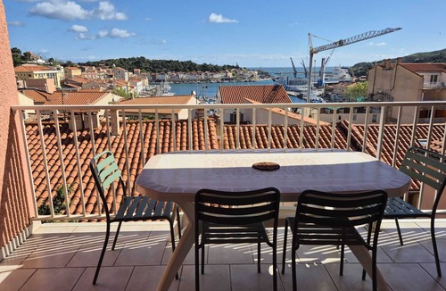 Port-Vendres Apartment | 2 bedroom apartment panoramic sea view Port-Vendres, 2 kms Collioure