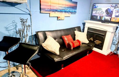 Forest Hill Bed & Breakfast | 2 BEDROOM APARTMENT 20 min-Newark Airport 15 min- Stadium Downtown Newark- Branch Brook park inn