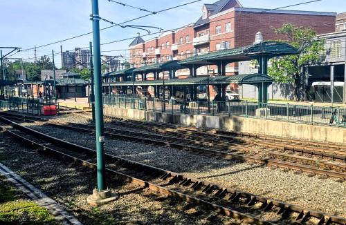 Forest Hill Bed & Breakfast | 2 BEDROOM APARTMENT 20 min-Newark Airport 15 min- Stadium Downtown Newark- Branch Brook park inn
