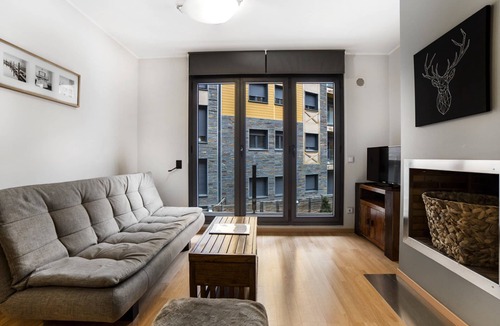 El Tarter Apartment | 2 Bedroom Apartment next to ski slopes. El Tarter. FLOC 15