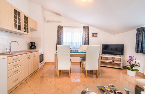 Vrvari Apartment | 2-bedroom apartment AnaKatarina in Porec