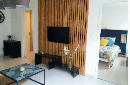 Janze Apartment | 2-bedroom apartment. Downtown, ground floor with exterior