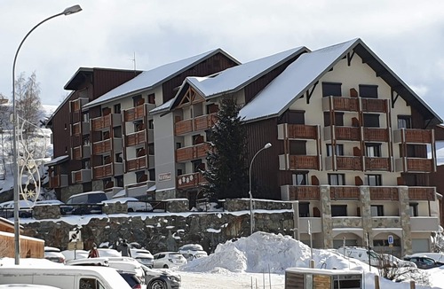 Huez Apartment | 2 bedroom apartment chalet atmosphere