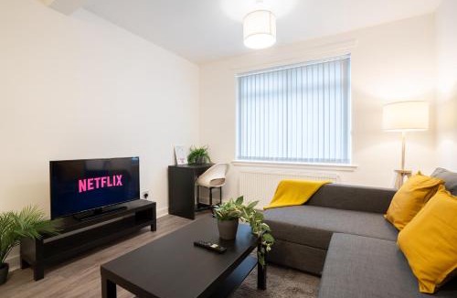Wishaw Apartment | 2 Bedroom Apartment-Free Parking