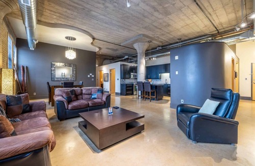 Saskatoon Downtown Apartment | 2-bedroom apartment in quaint Saskatoon with AC and complimentary gym membership